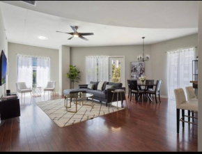 DT Beautiful 1000 sq ft 1 BDRM